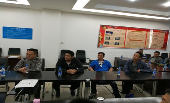 普洱铁塔公司驾驶员张华、邹红宾、李剑（左二、左三、左四）加入清静培训。。。。。。